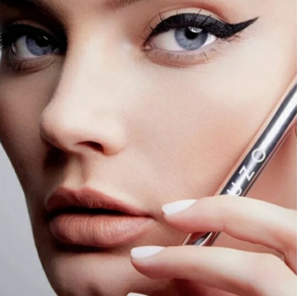 UZO BLAQUE Eyeliner Pen - Black